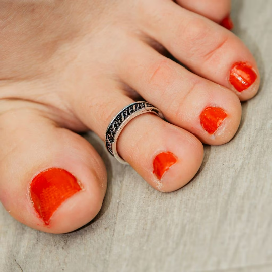 Black and Red Boho 925 Silver Slim Band Open Toe Ring